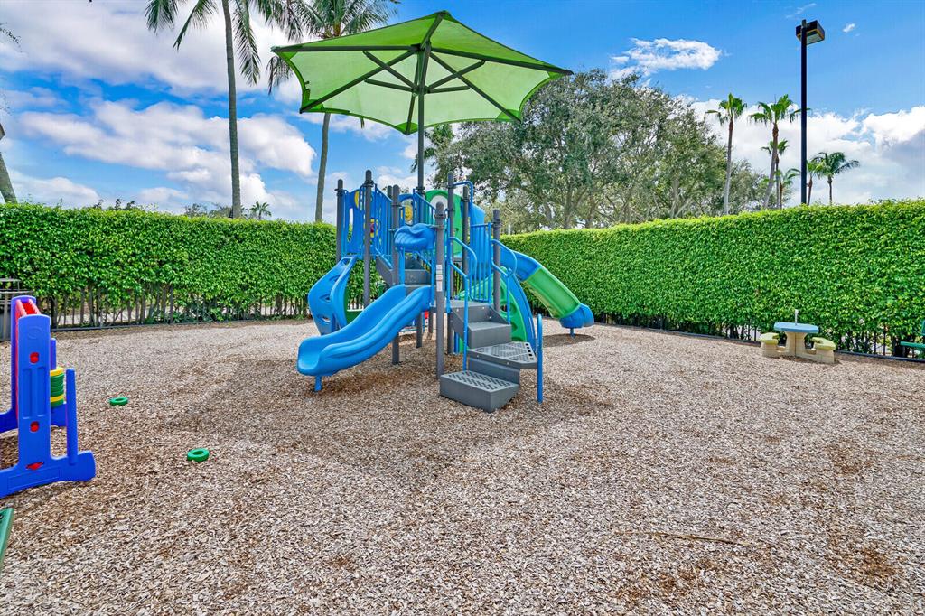 SATURNIA - Residential