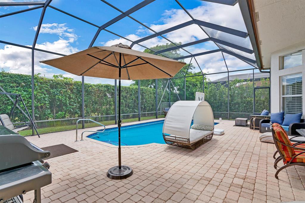 SATURNIA - Residential