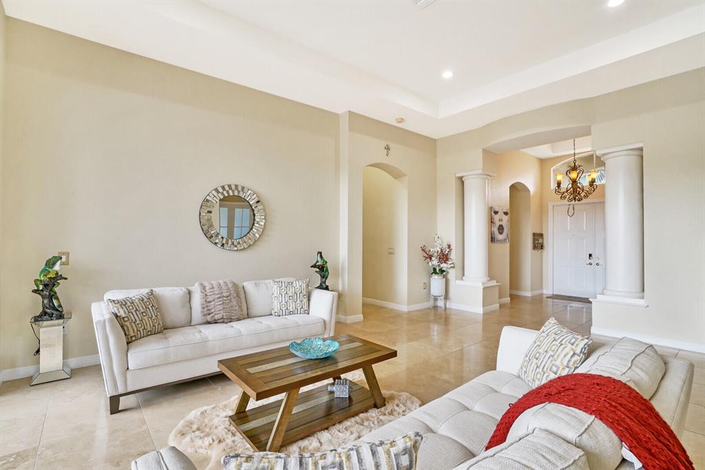 SATURNIA - Residential