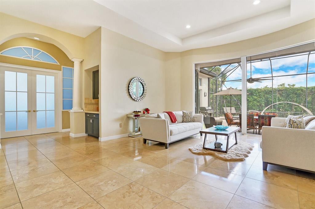 SATURNIA - Residential