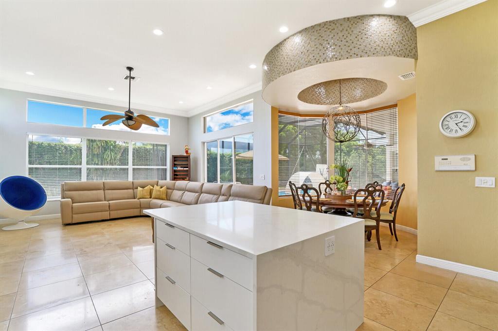 SATURNIA - Residential