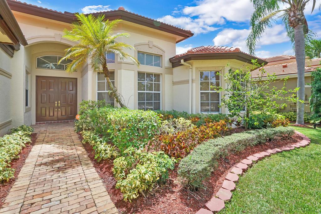 SATURNIA - Residential