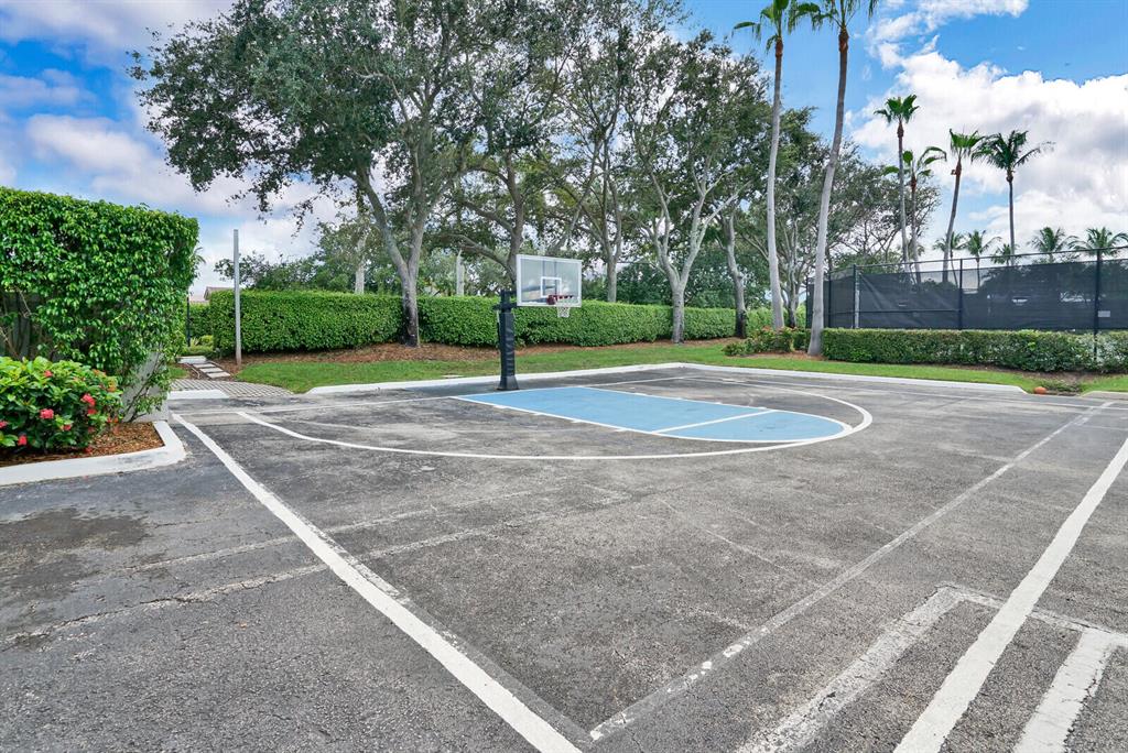 SATURNIA - Residential