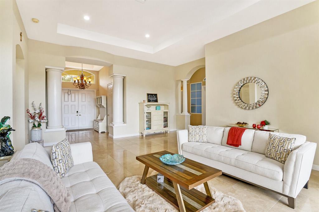 SATURNIA - Residential