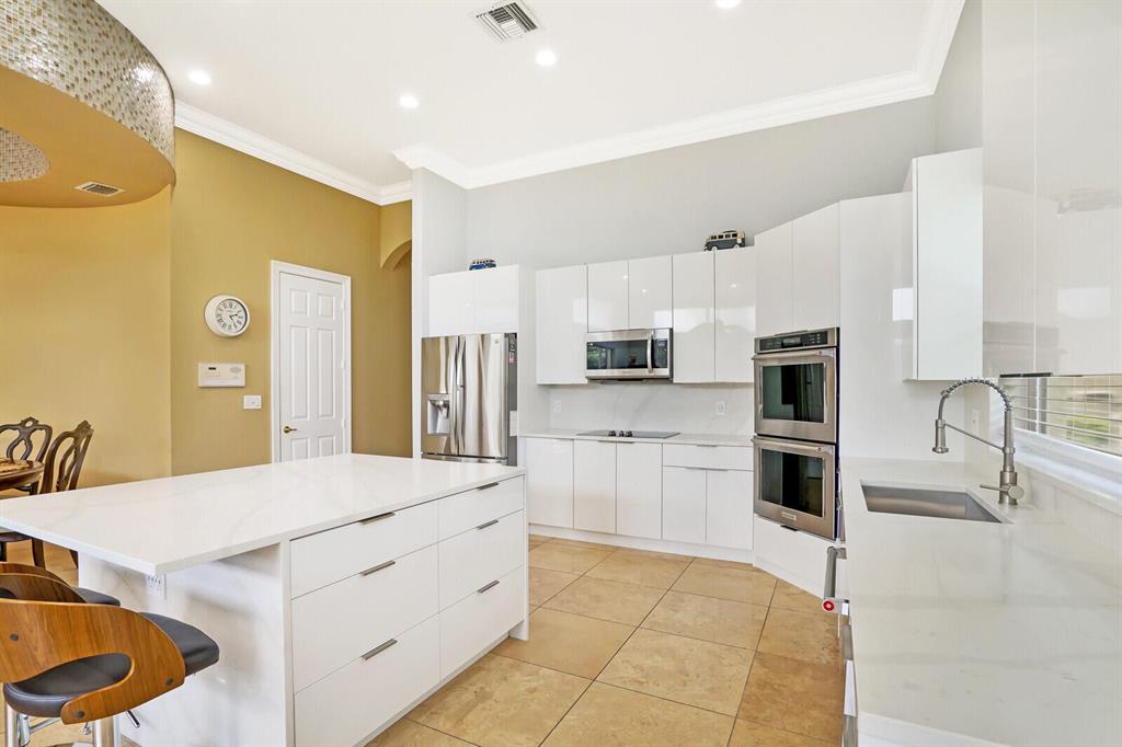 SATURNIA - Residential