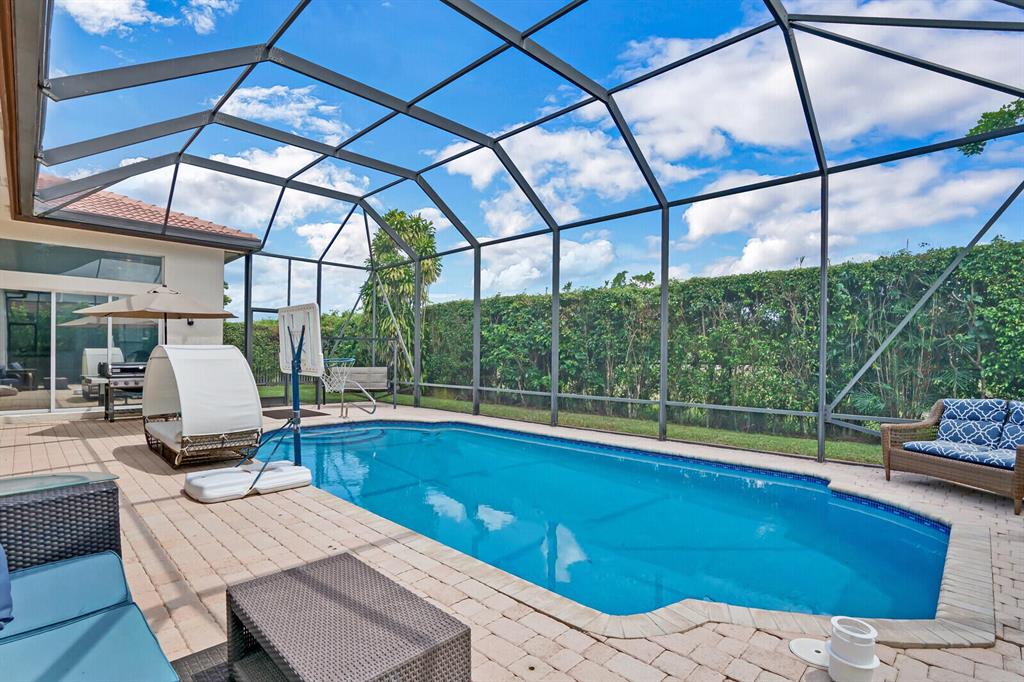 SATURNIA - Residential