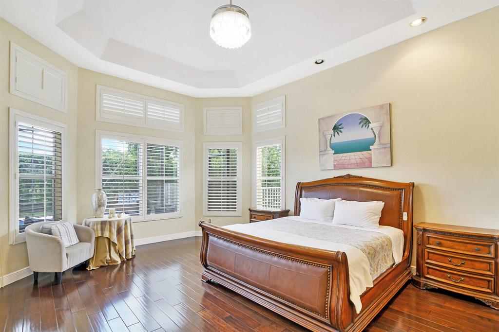 SATURNIA - Residential