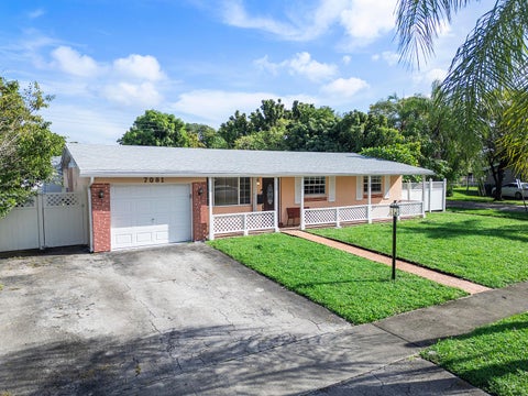Photo of 7081 TAYLOR Street, Hollywood, FL 33024 (MLS # B26074619)