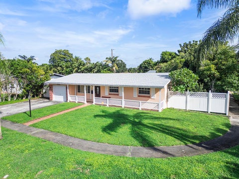 Tiny photo for 7081 TAYLOR Street, Hollywood, FL 33024 (MLS # B26074619)