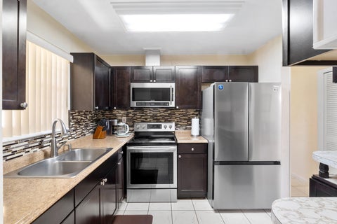 Tiny photo for 7081 TAYLOR Street, Hollywood, FL 33024 (MLS # B26074619)