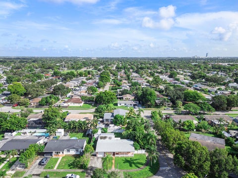 Tiny photo for 7081 TAYLOR Street, Hollywood, FL 33024 (MLS # B26074619)