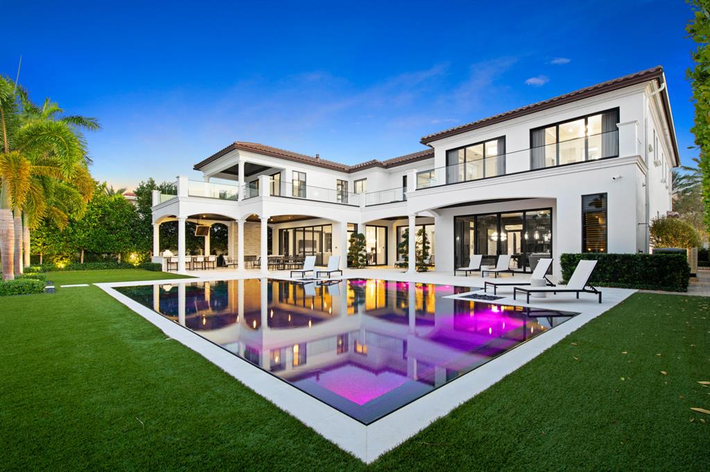 ROYAL PALM YACHT & COUNTRY CLUB - Residential