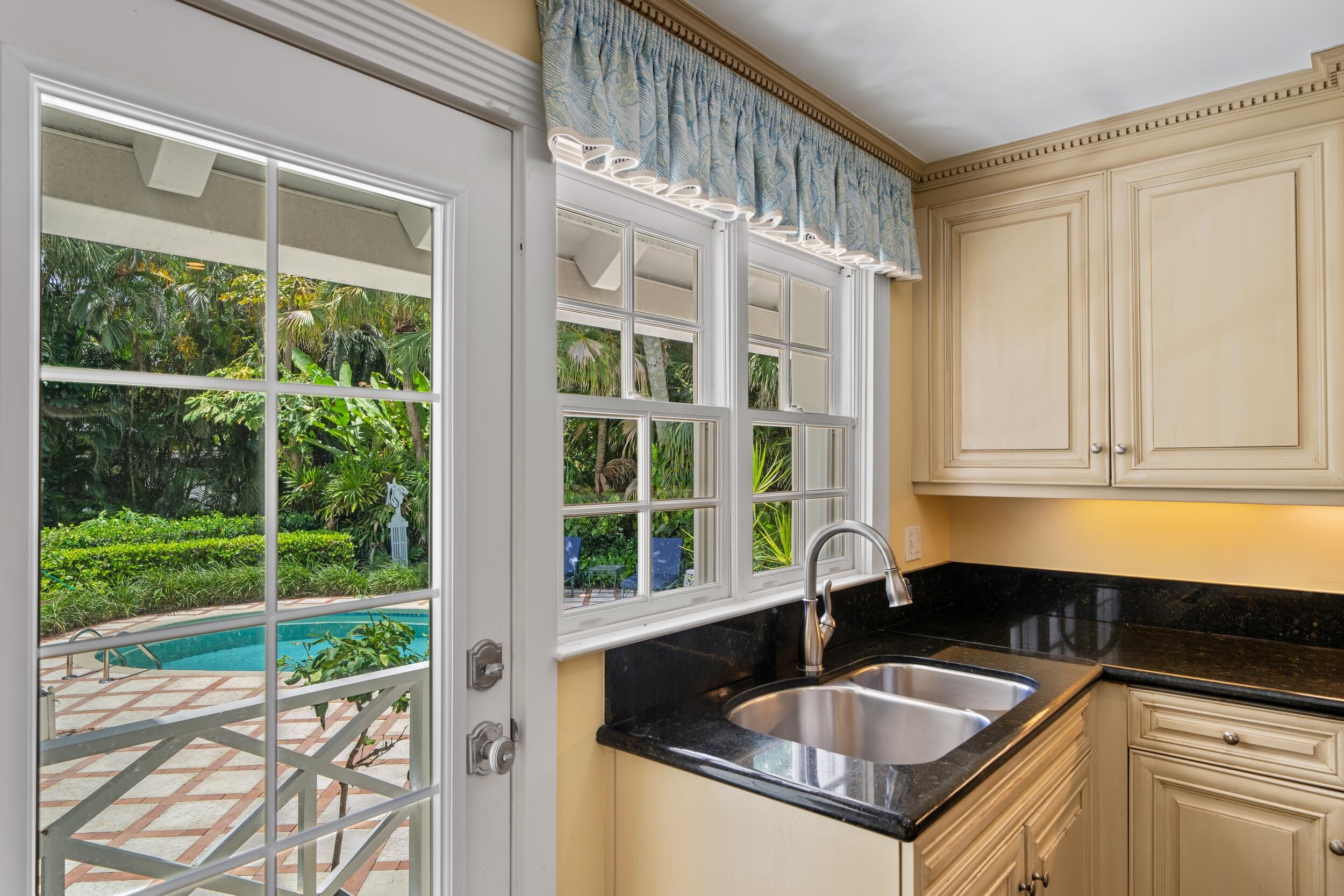 VIA VIZCAYA - Residential