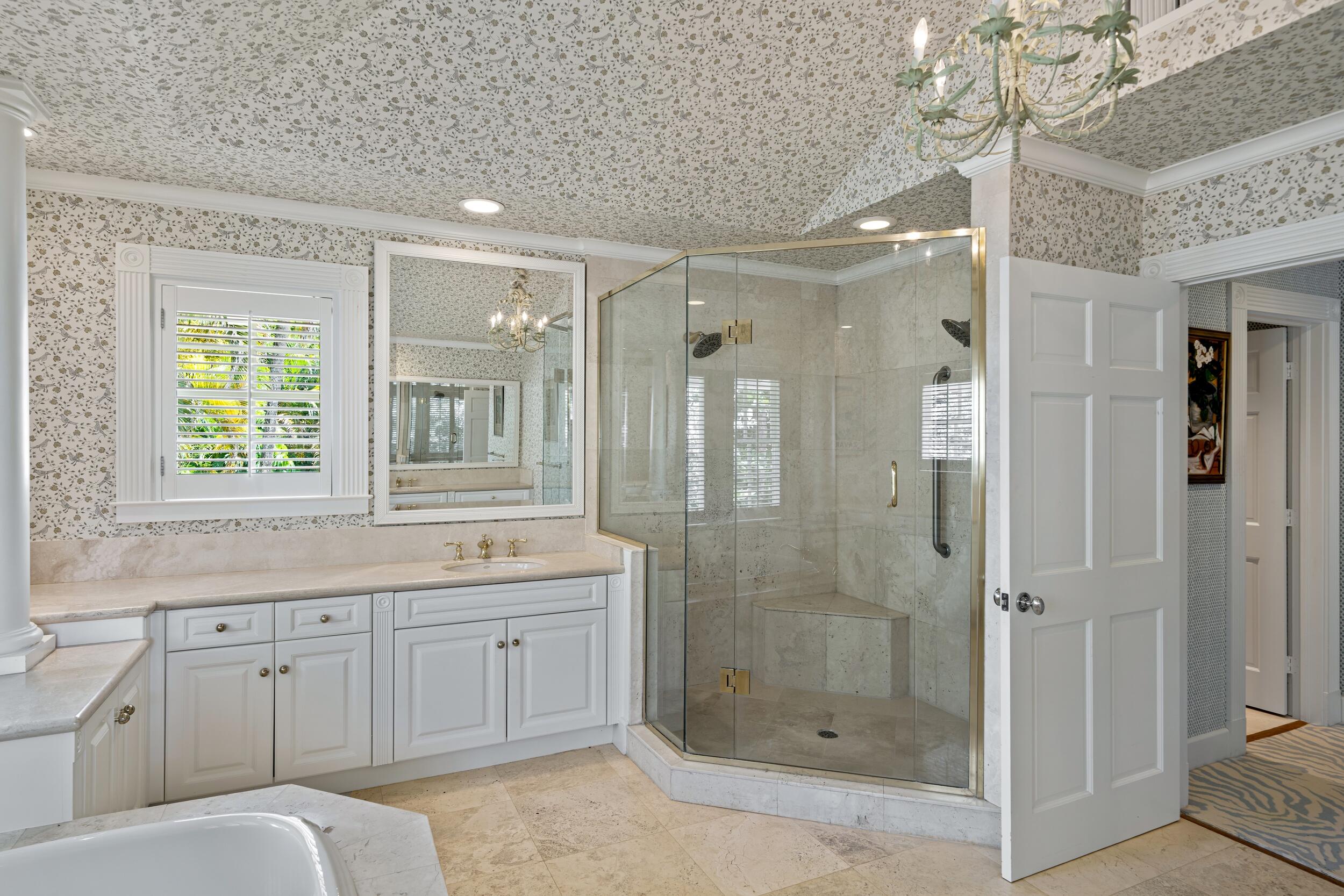 VIA VIZCAYA - Residential