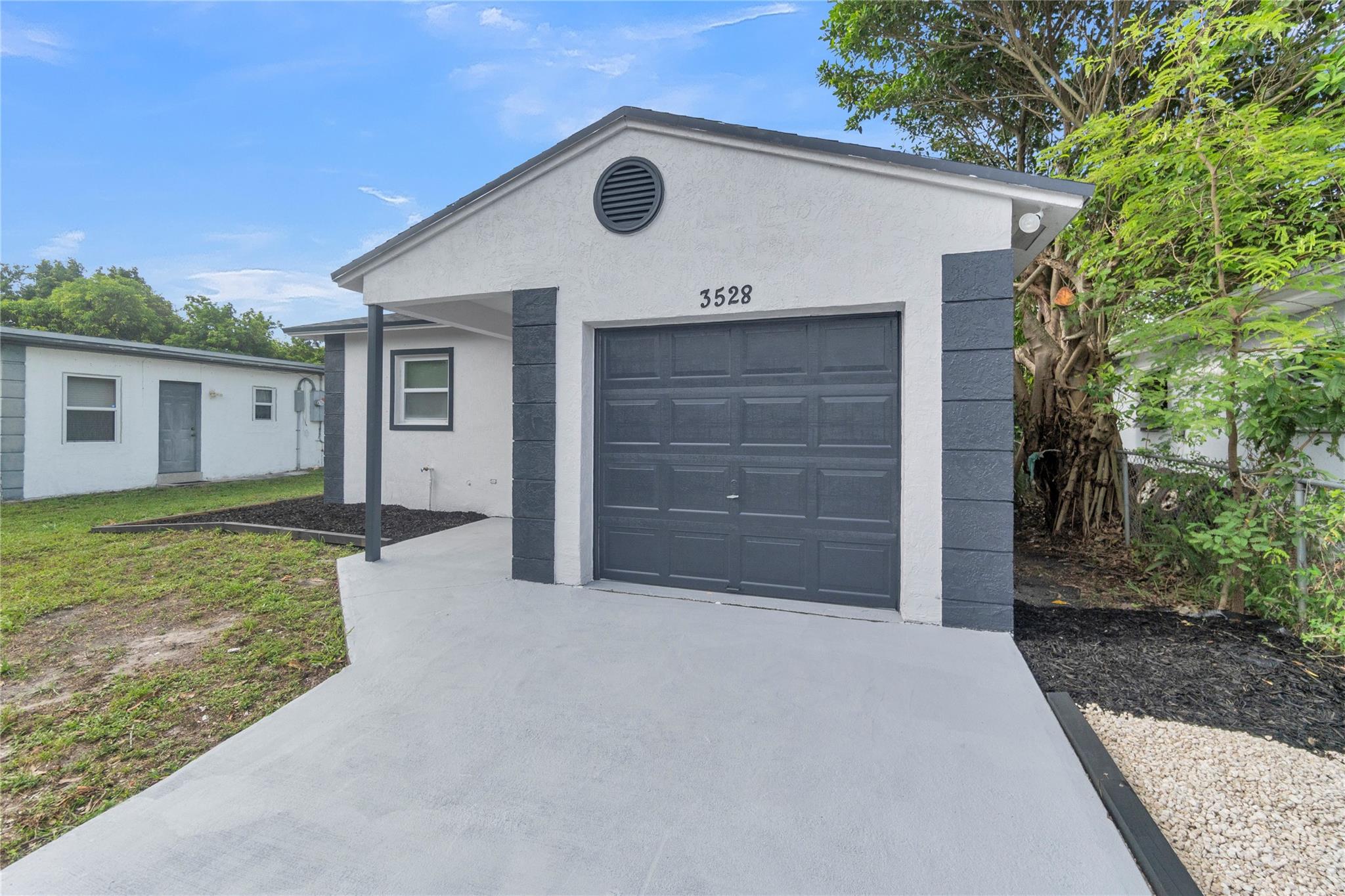 3528 SW 12th Ct