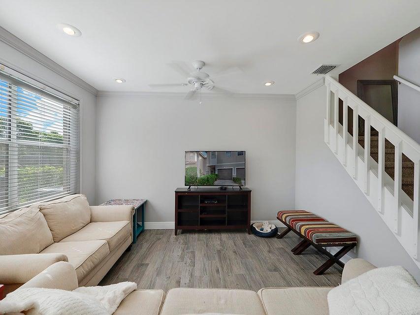 MISSION BAY PAR F PH 1 LAS FLORES - Residential