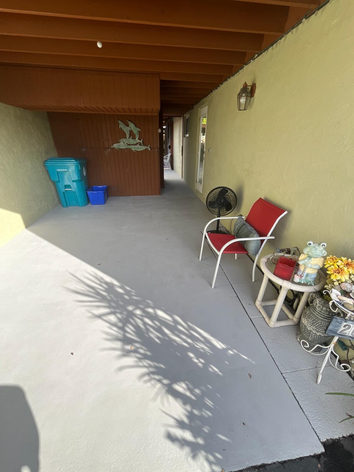 LOS MANGOS PATIO VILLAS AND TOWNHOMES - Residential