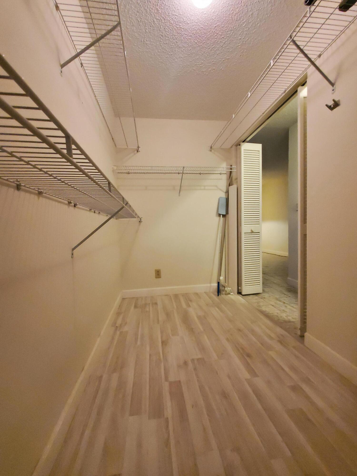 LOS MANGOS PATIO VILLAS AND TOWNHOMES - Residential