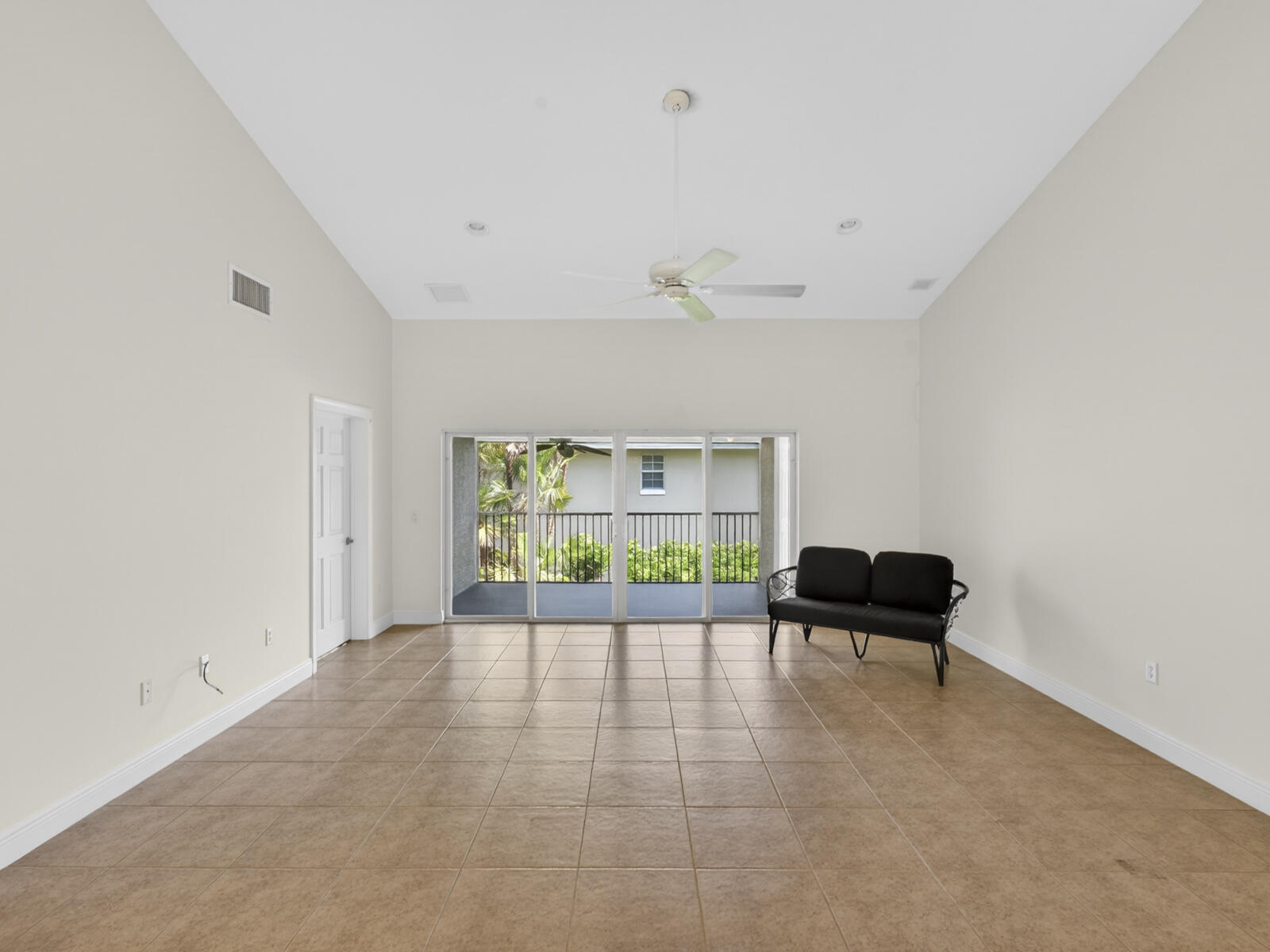 Boulevard Villas Courtside - Residential