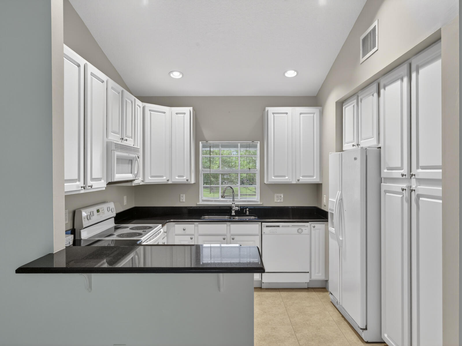 Boulevard Villas Courtside - Residential