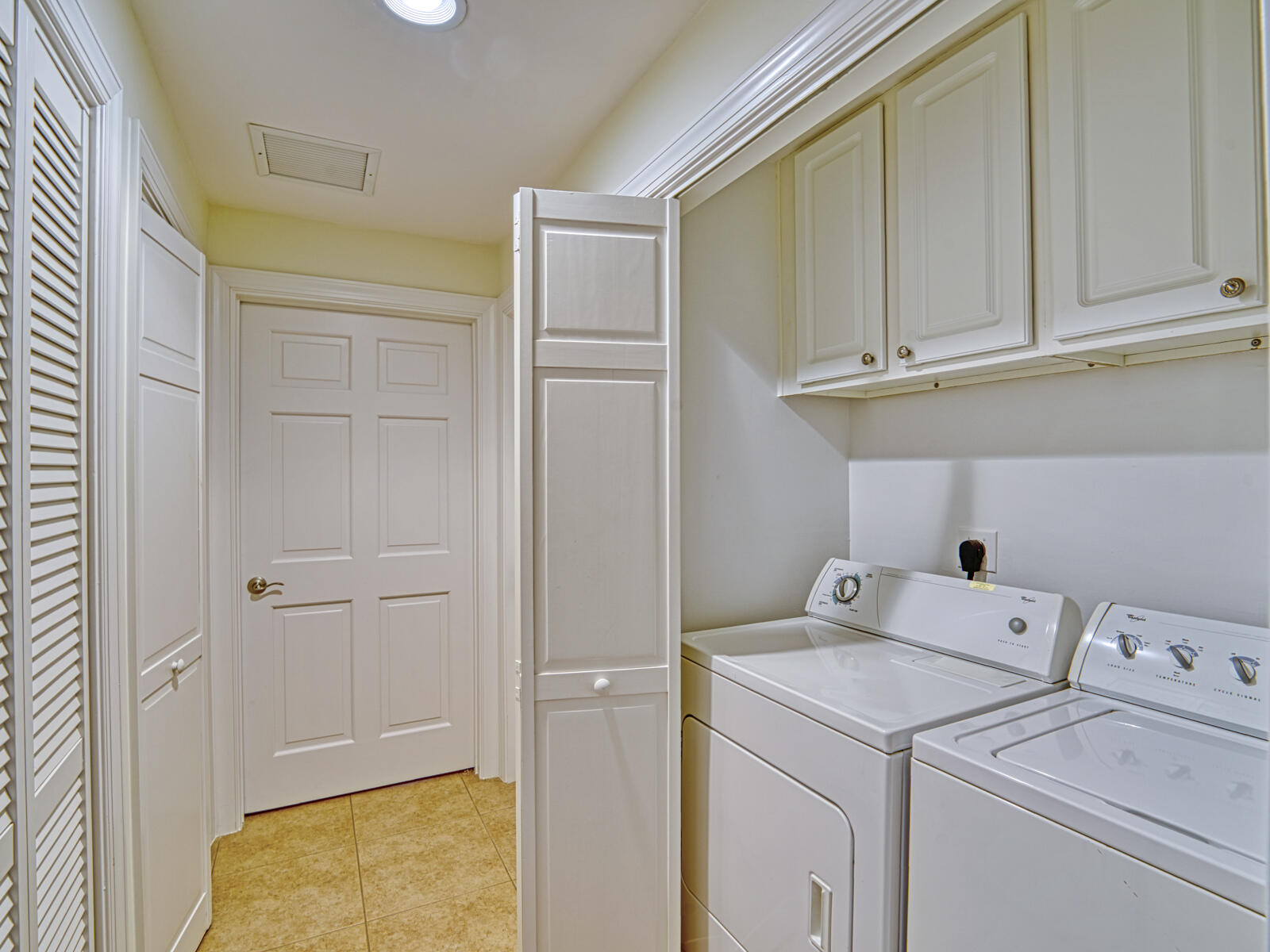 Boulevard Villas Courtside - Residential