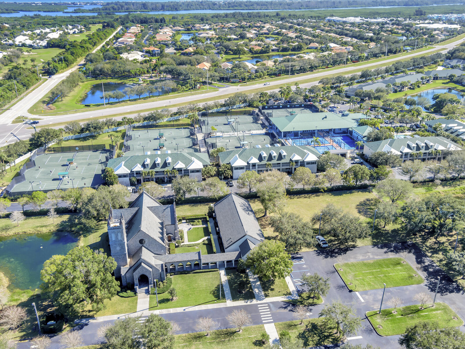Boulevard Villas Courtside - Residential