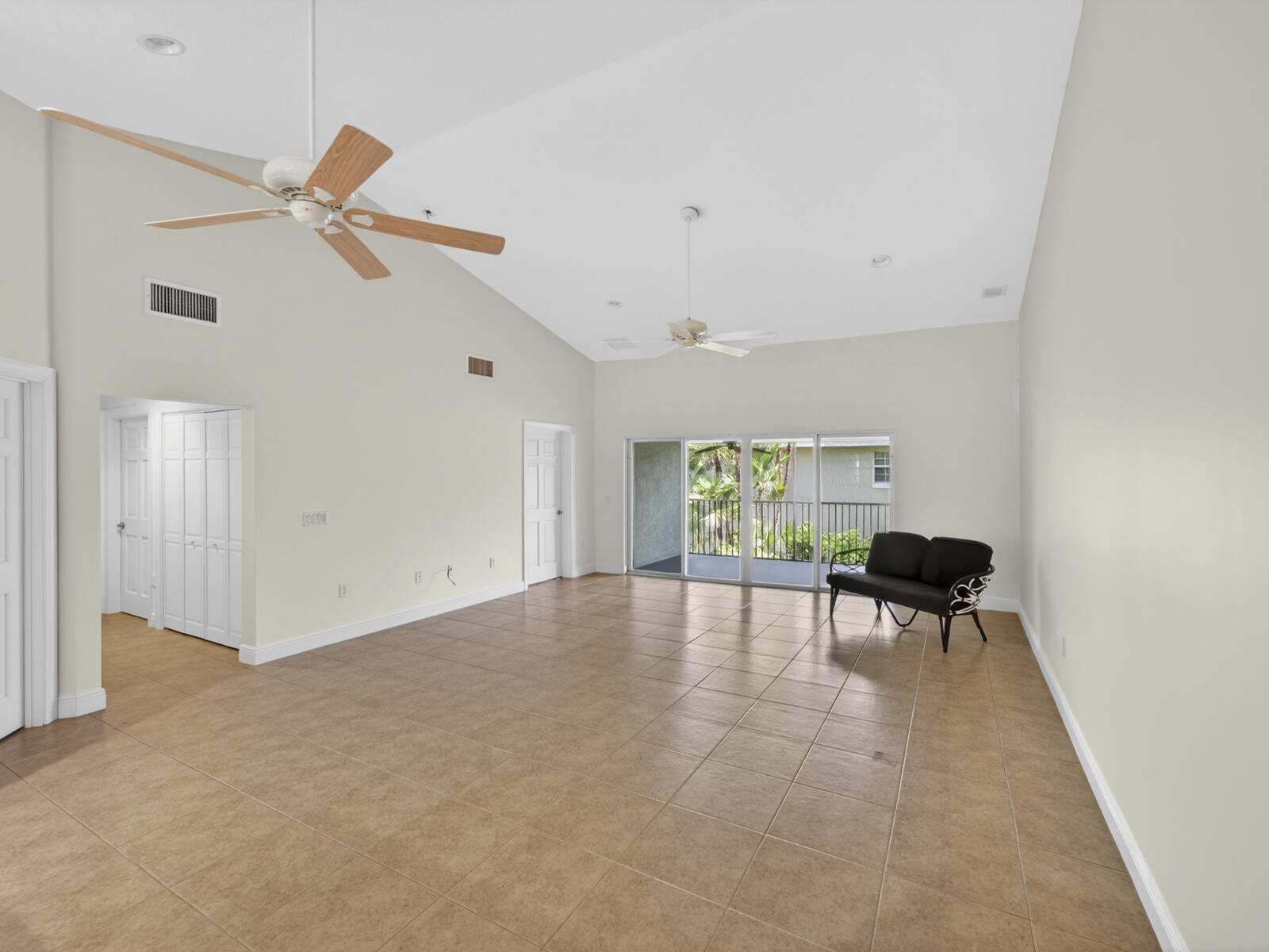 Boulevard Villas Courtside - Residential