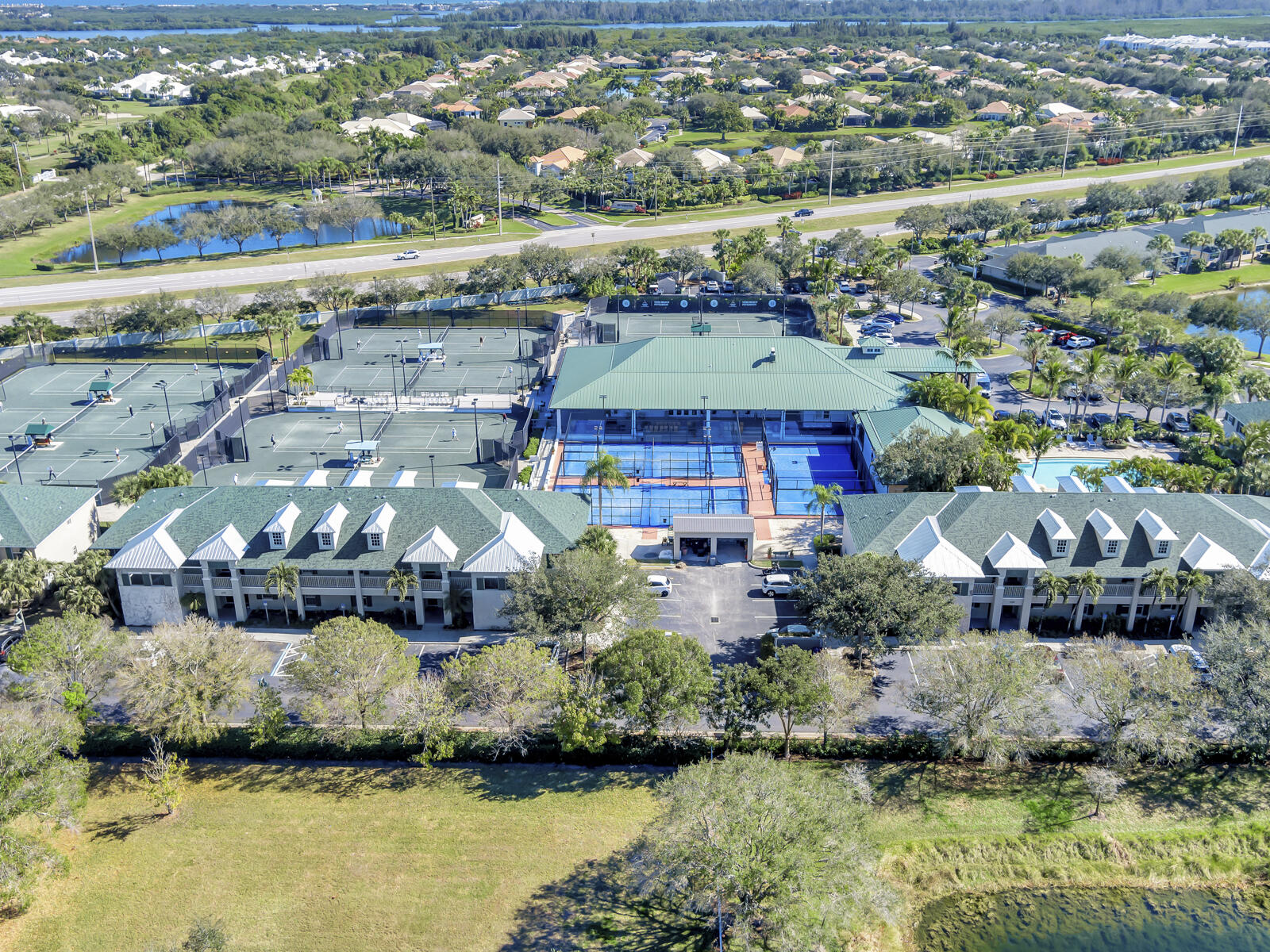 Boulevard Villas Courtside - Residential