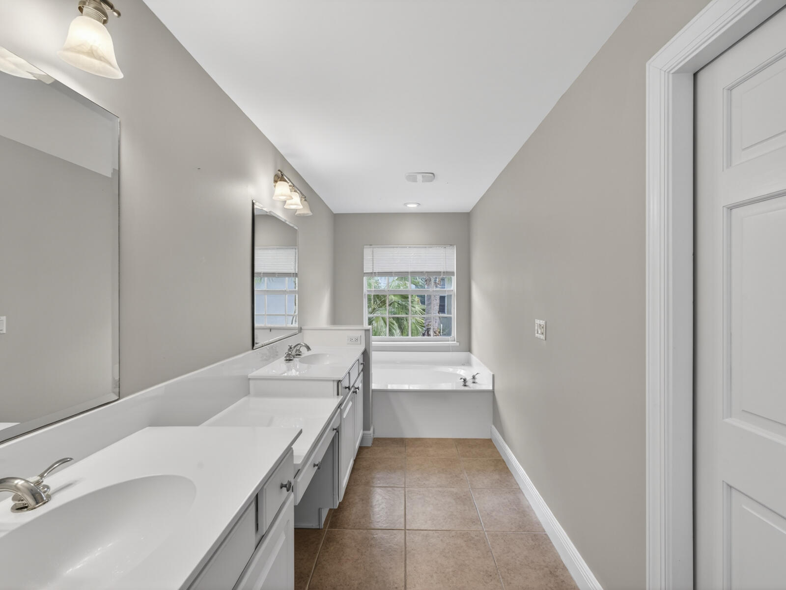 Boulevard Villas Courtside - Residential