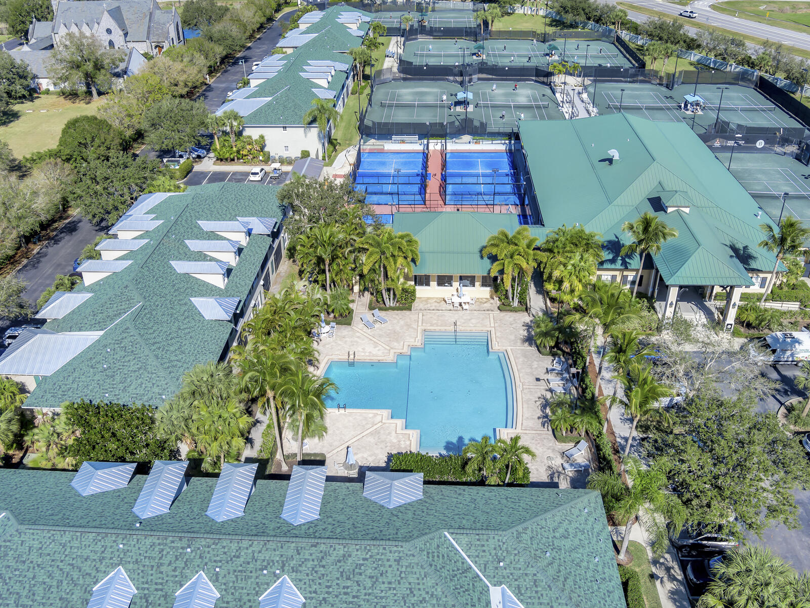 Boulevard Villas Courtside - Residential