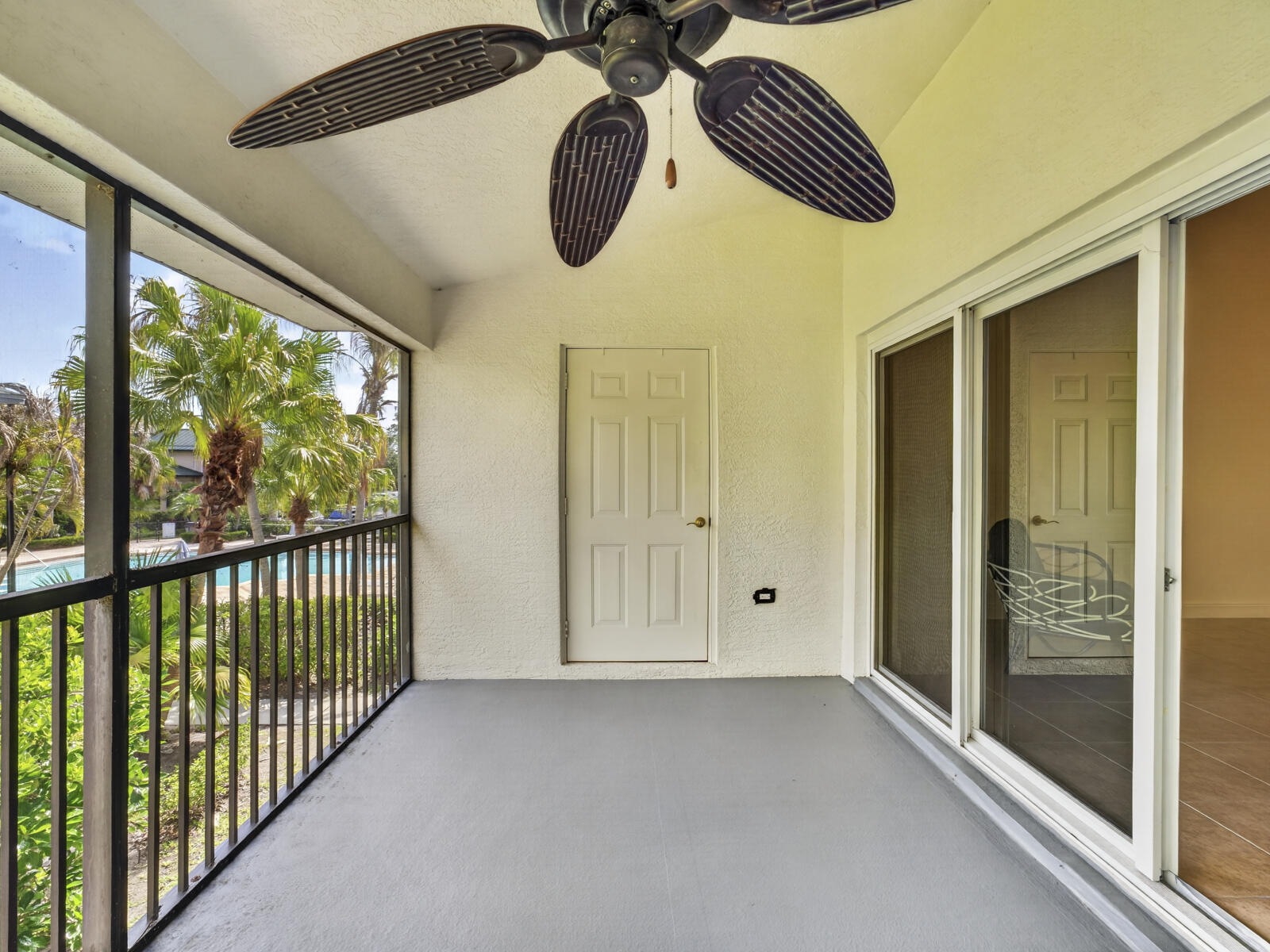 Boulevard Villas Courtside - Residential
