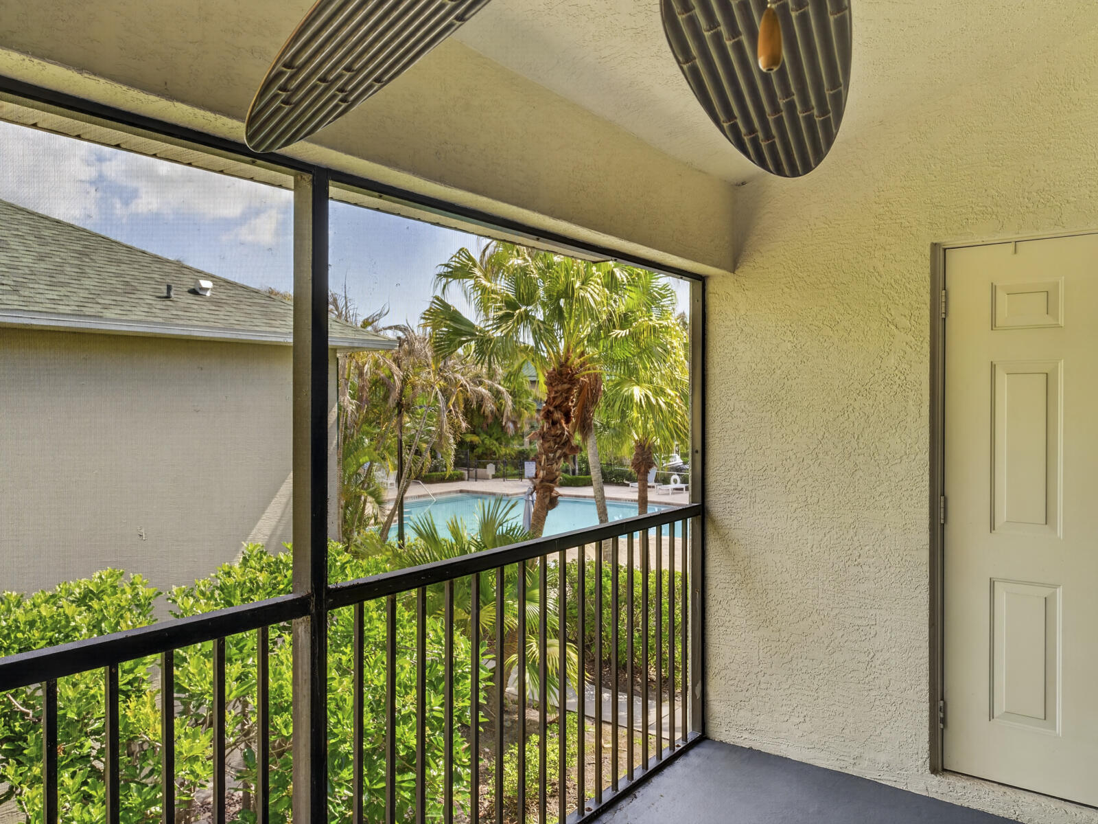 Boulevard Villas Courtside - Residential