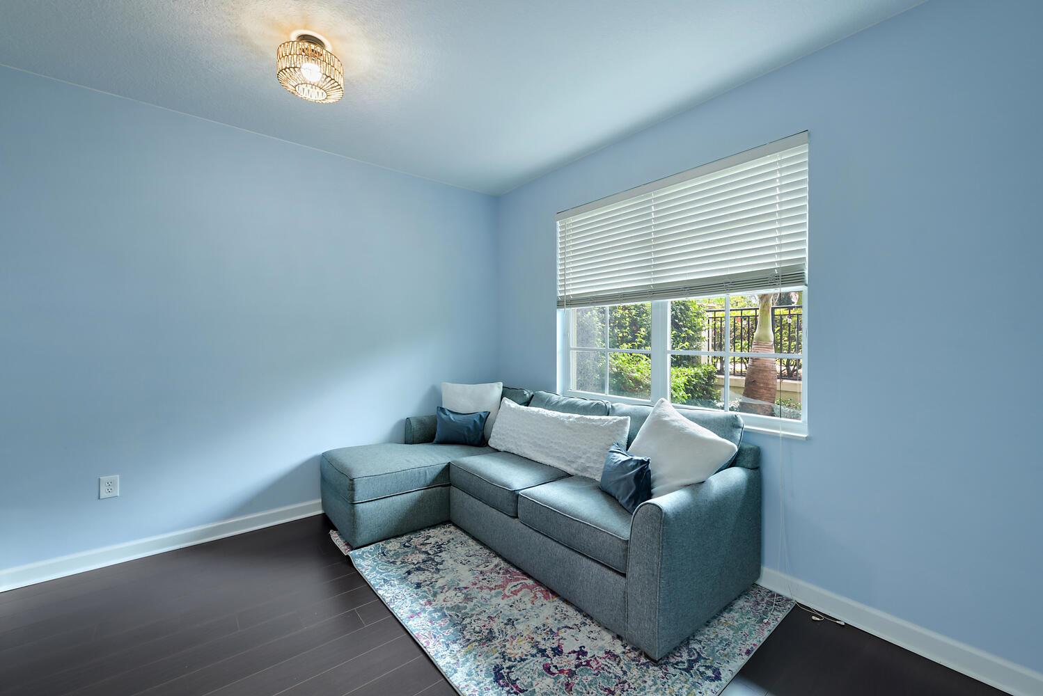 2570 Gardens Parkway