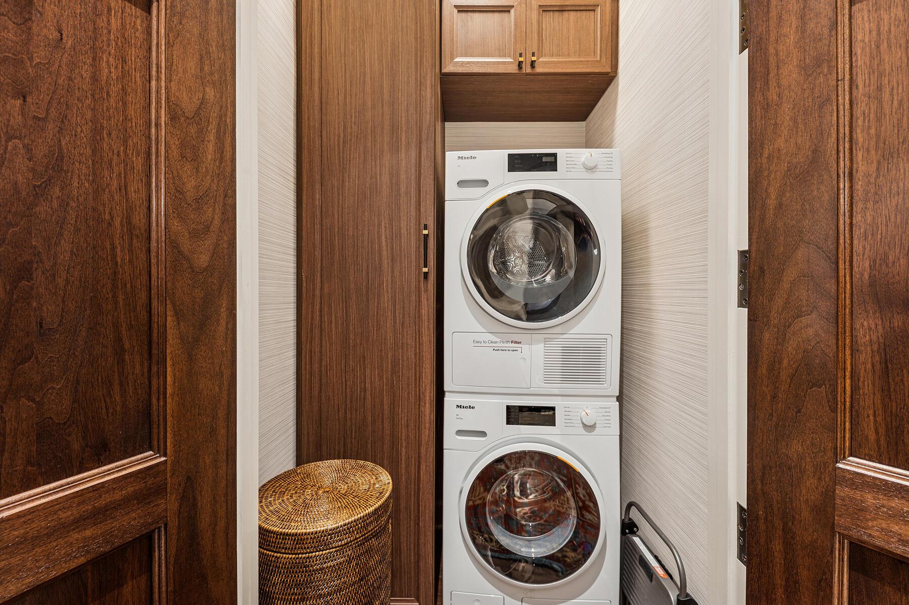 RIVERWALK - Residential