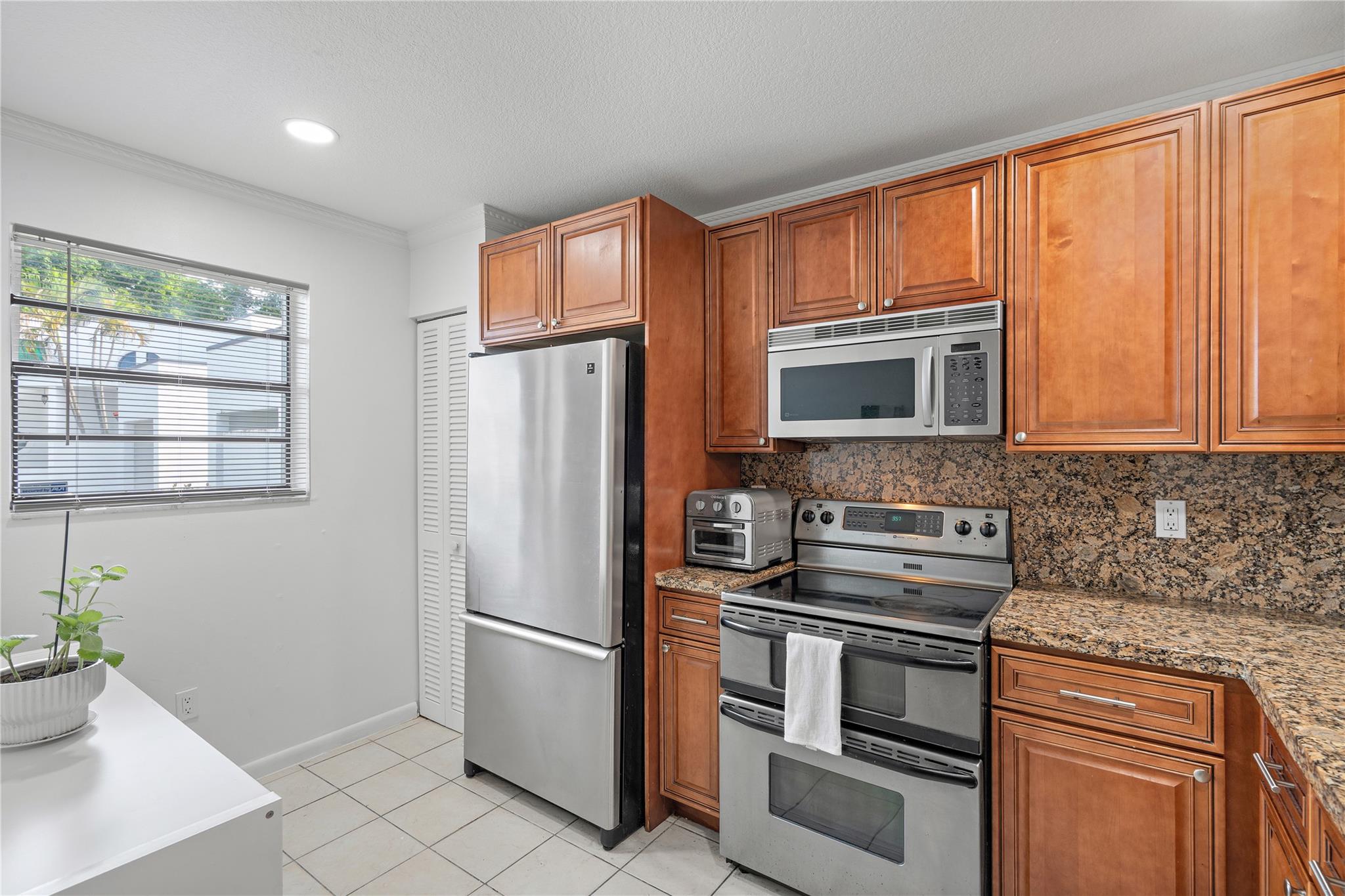 331 NW 36th Ave