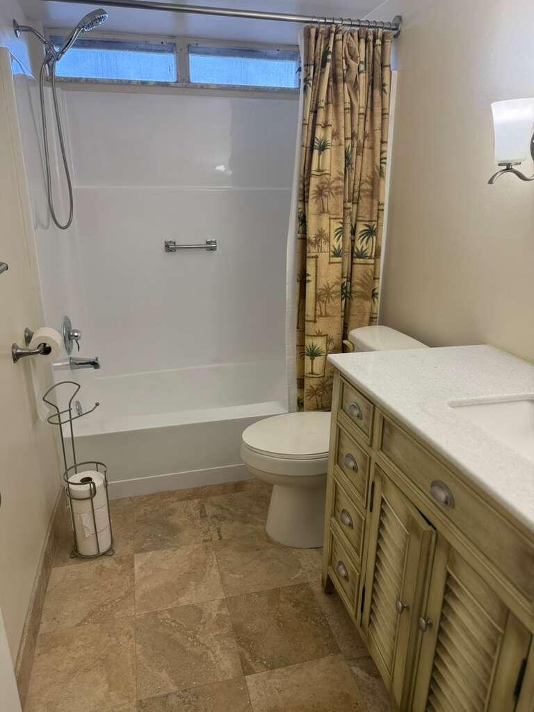 2601 NE 3rd Court 202