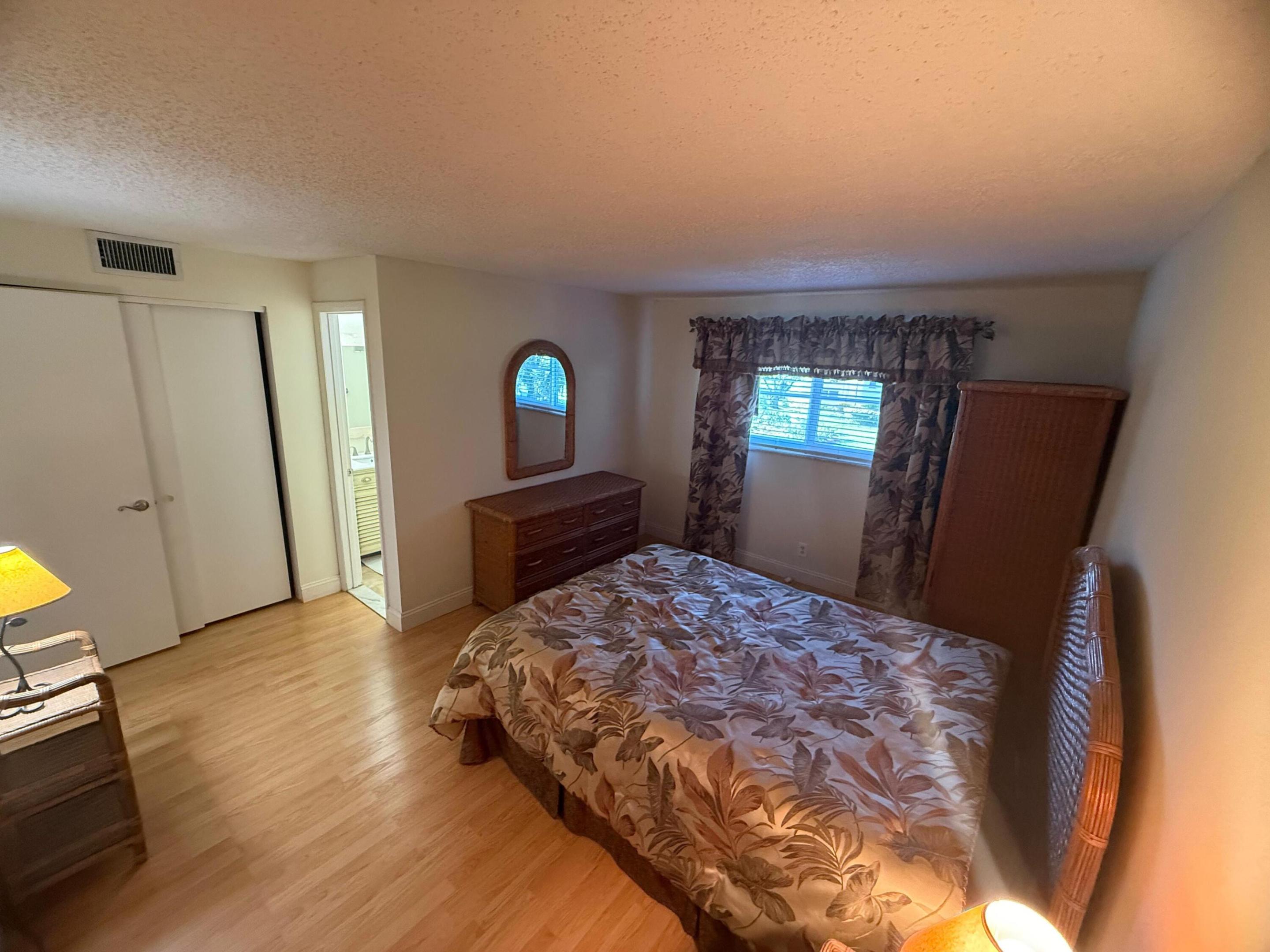 VILLAGE ROYALE GREENDALE CONDO - Residential Lease