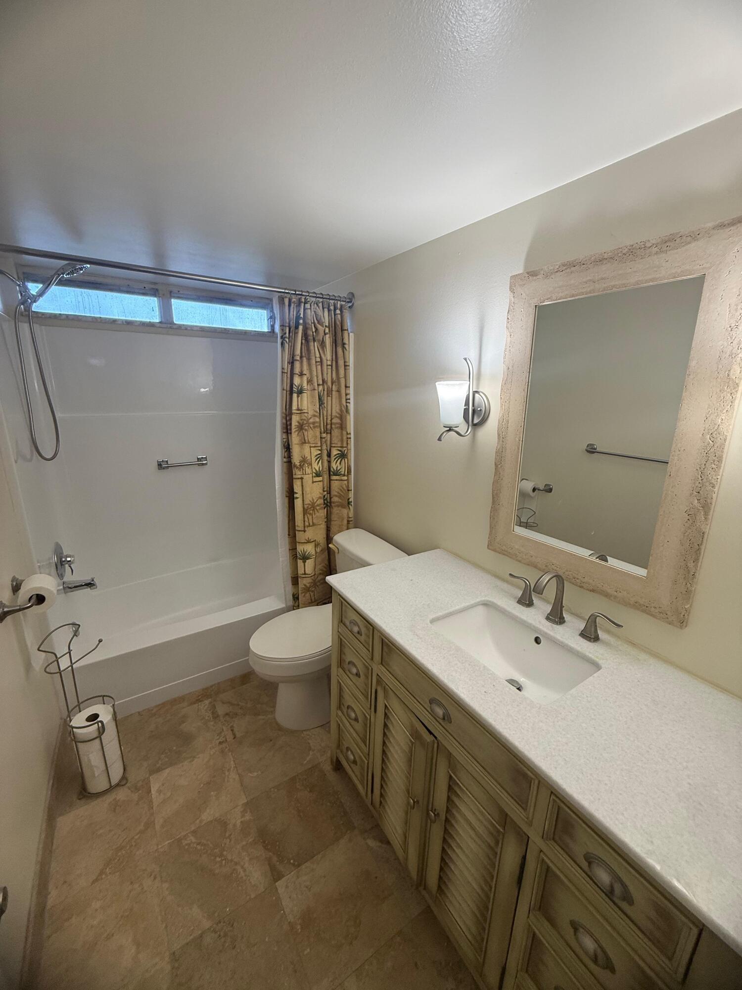VILLAGE ROYALE GREENDALE CONDO - Residential Lease