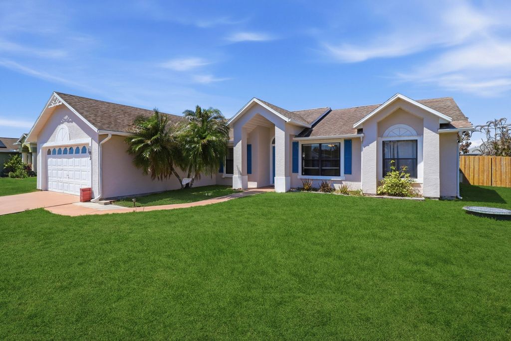Photo of 183 SW Hide Place, Port Saint Lucie, FL 34953 (MLS # B26007166)