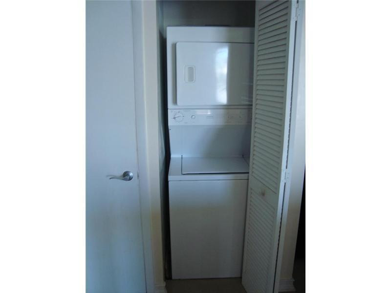 DOWNTOWN DADELAND CONDO NO SEVEN - Residential Lease