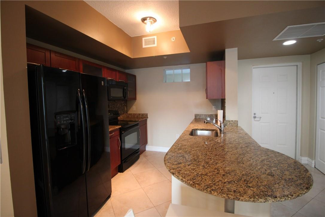 DOWNTOWN DADELAND CONDO NO SEVEN - Residential Lease