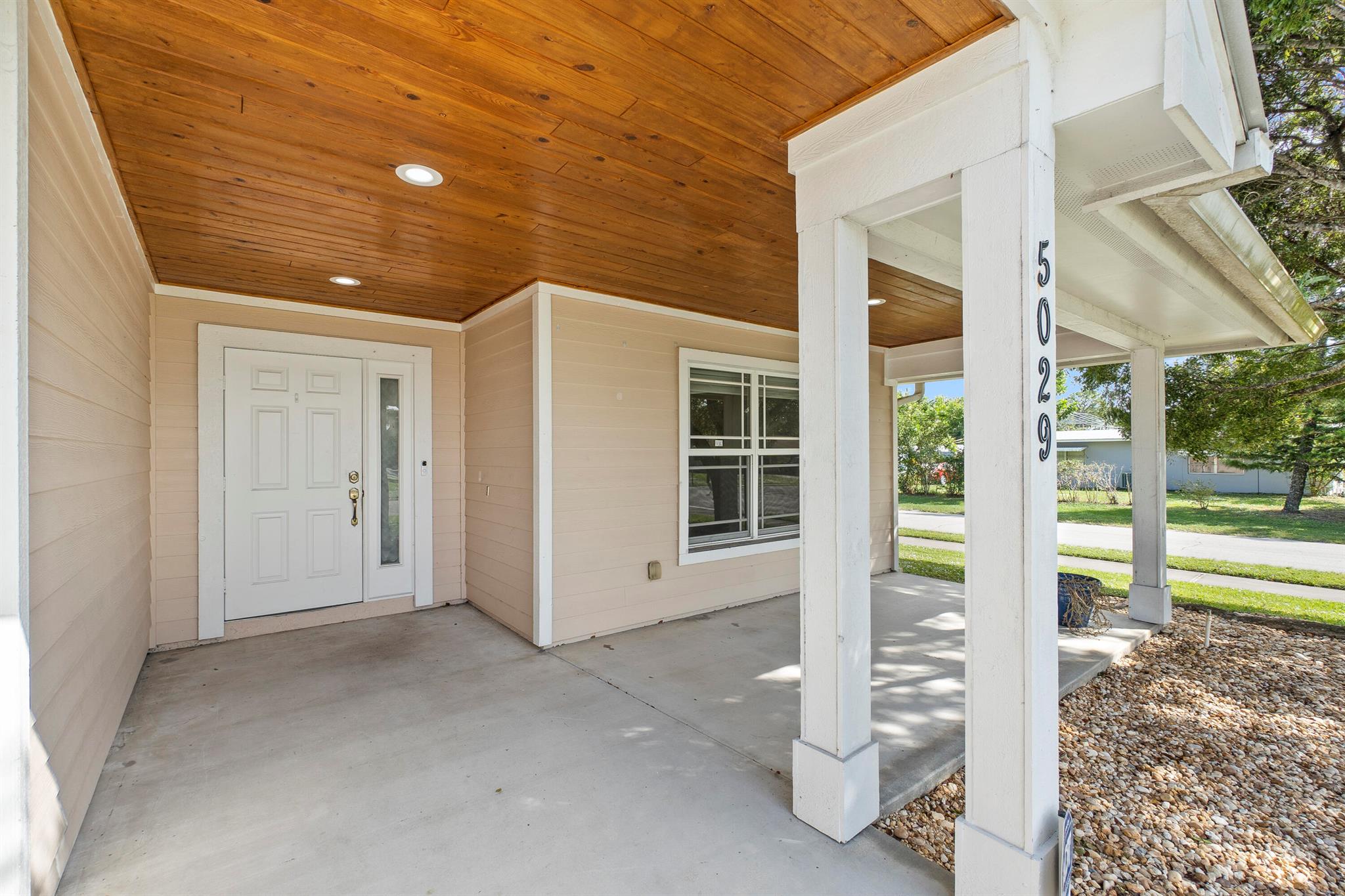 Stuart, Florida 34997, United States, 3 Bedrooms Bedrooms, ,2 BathroomsBathrooms,Residential,Active,209522