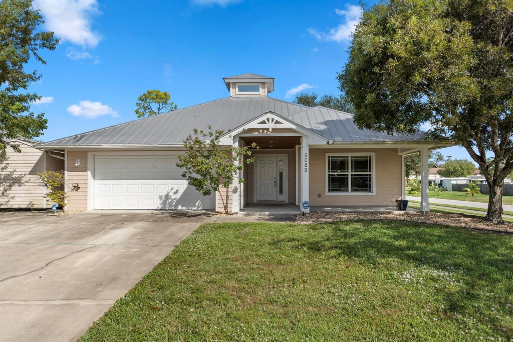 Photo of 5029 SE Jack Avenue, Stuart, FL 34997 (MLS # R11096074)