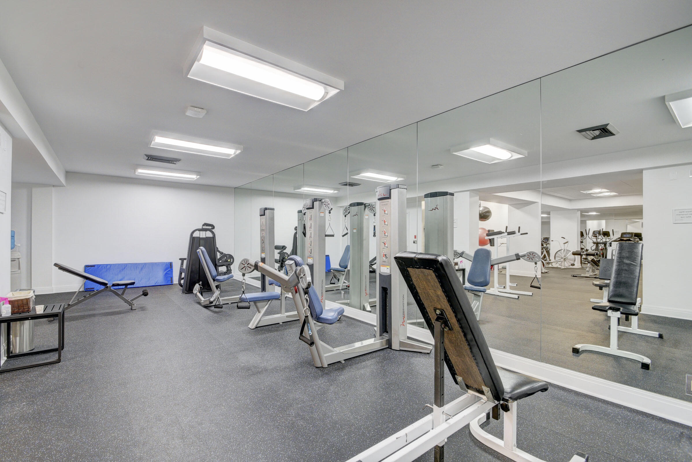 TWENTY TWO NINETY FIVE SOUTH OCEAN BLVD - Residential