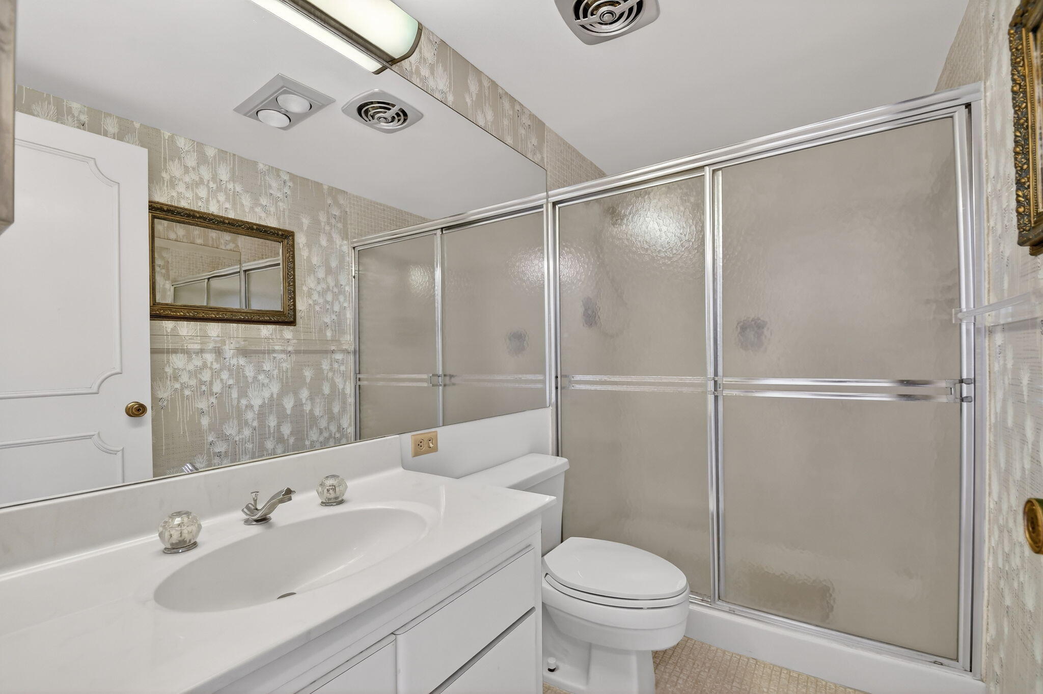 TWENTY TWO NINETY FIVE SOUTH OCEAN BLVD - Residential