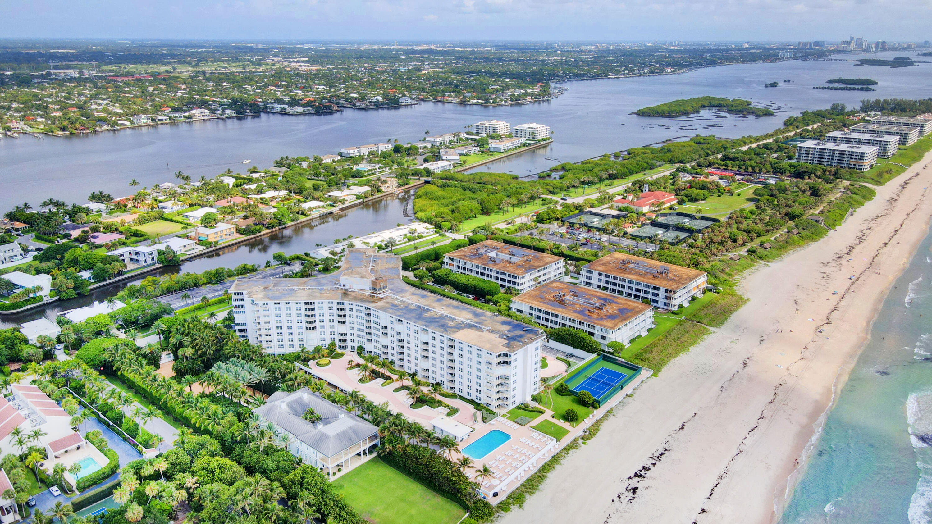 TWENTY TWO NINETY FIVE SOUTH OCEAN BLVD - Residential