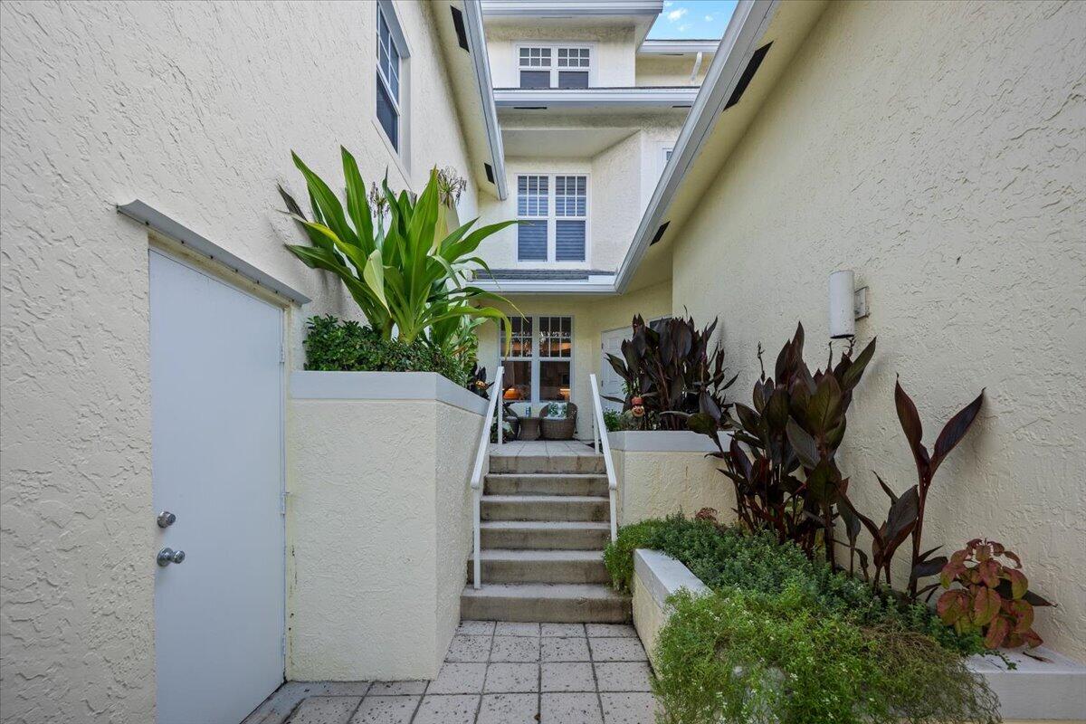 105 MAINSAIL Circle