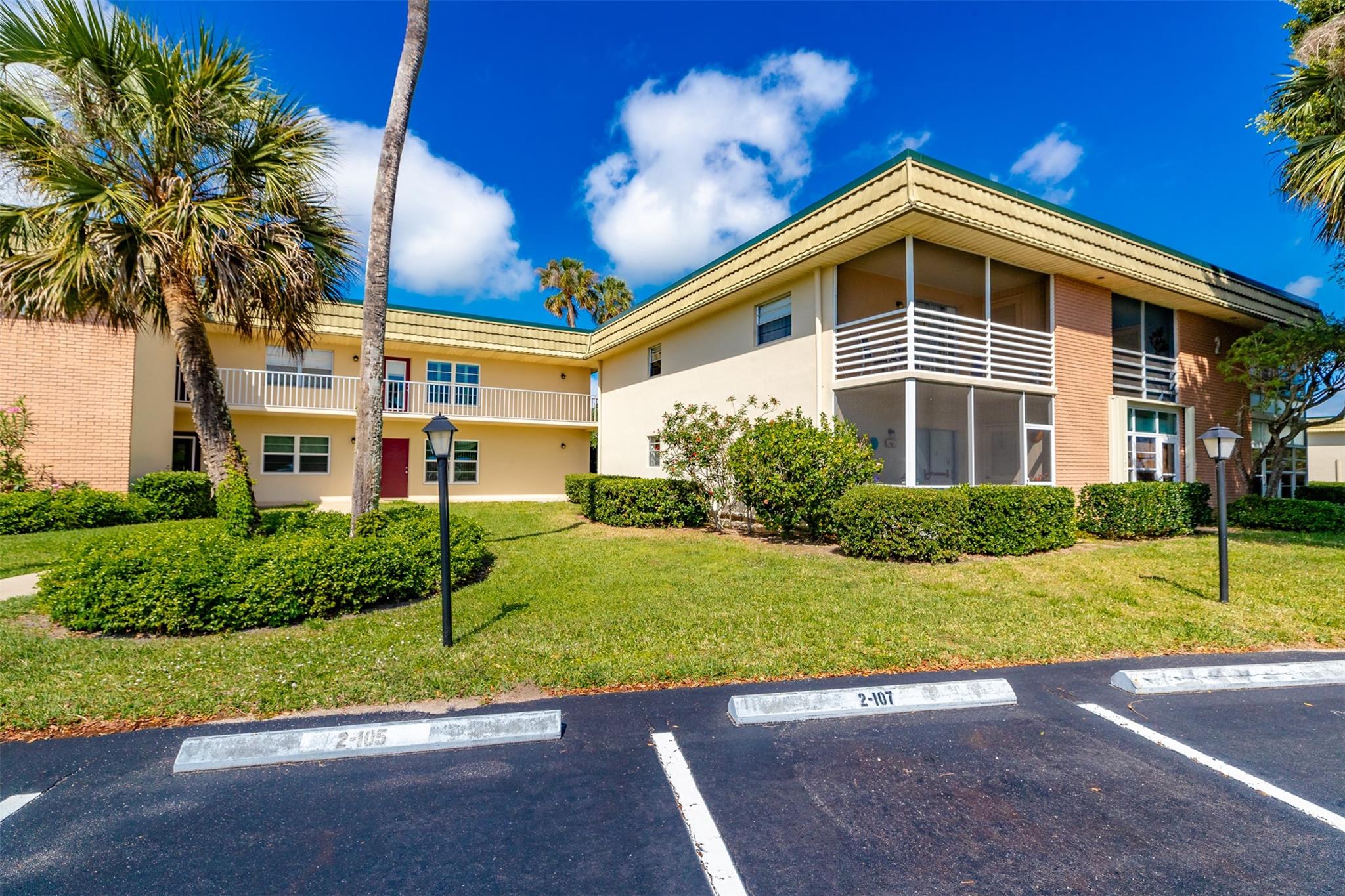 2 Vista Gardens Trl 203
