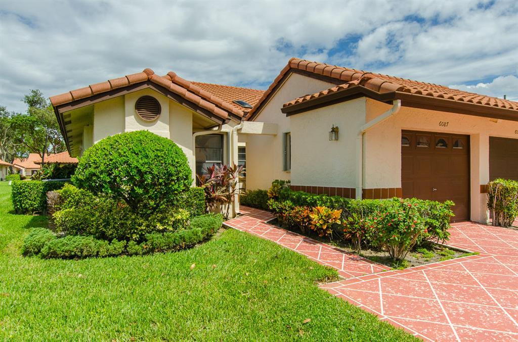 HUNTINGTON POINTE - Residential