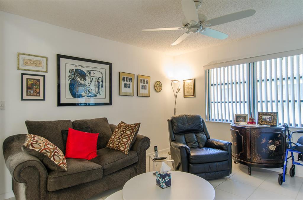 HUNTINGTON POINTE - Residential